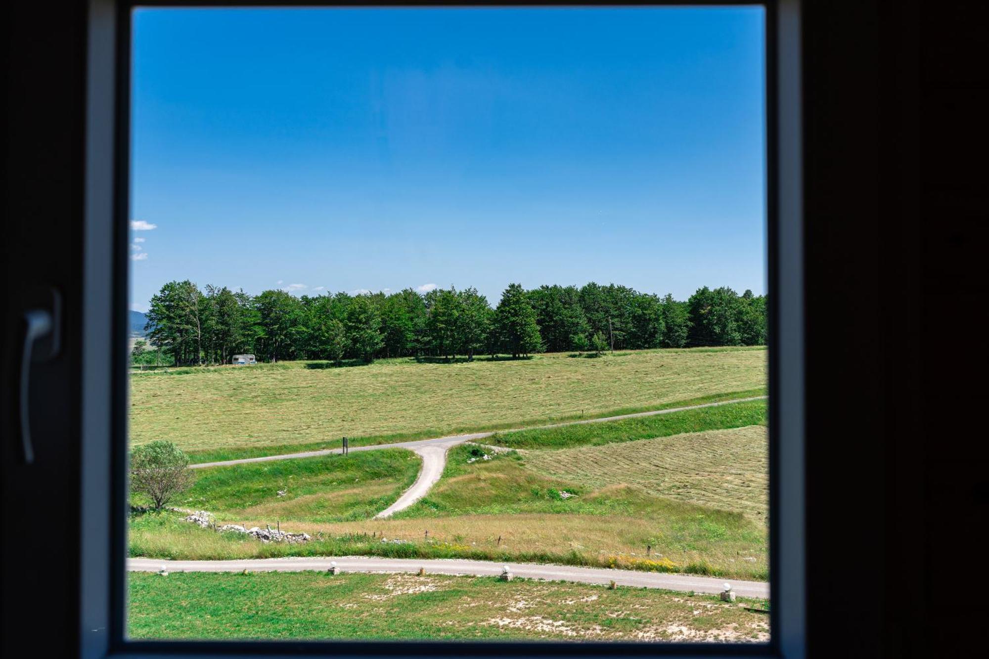 Apartments Center Of The World Zabljak  Luaran gambar